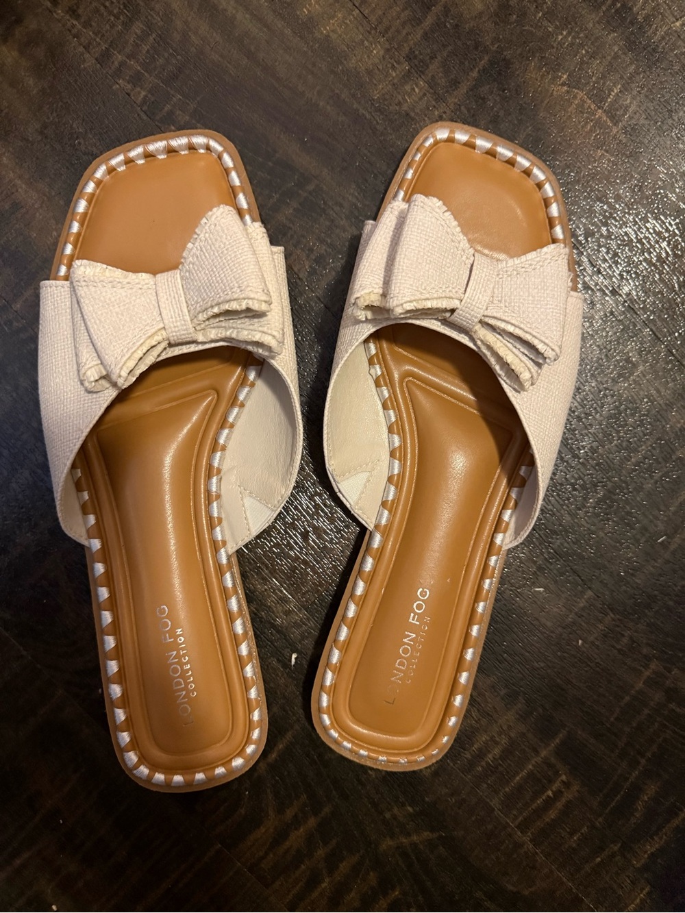 London Fog Beige Bow Slide Mules with Tan Insole